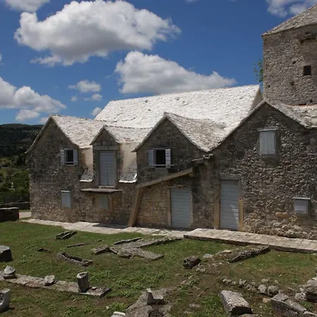 Sveti Ivan * Sutivan